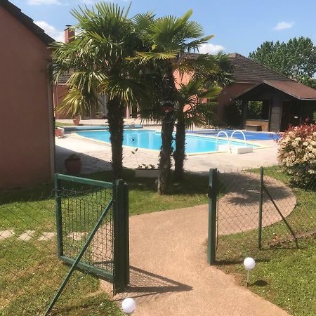 Chambres D'Hotes La Coloniale Varetz Exteriér fotografie